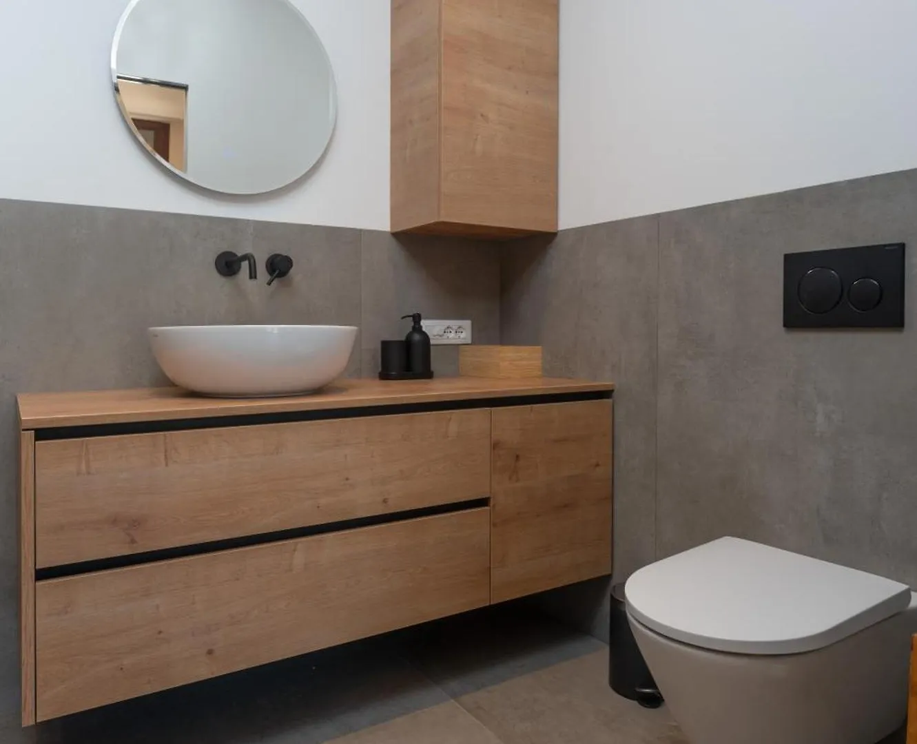 Wohnung Am Strand Mit Pool Sirmione Apartment