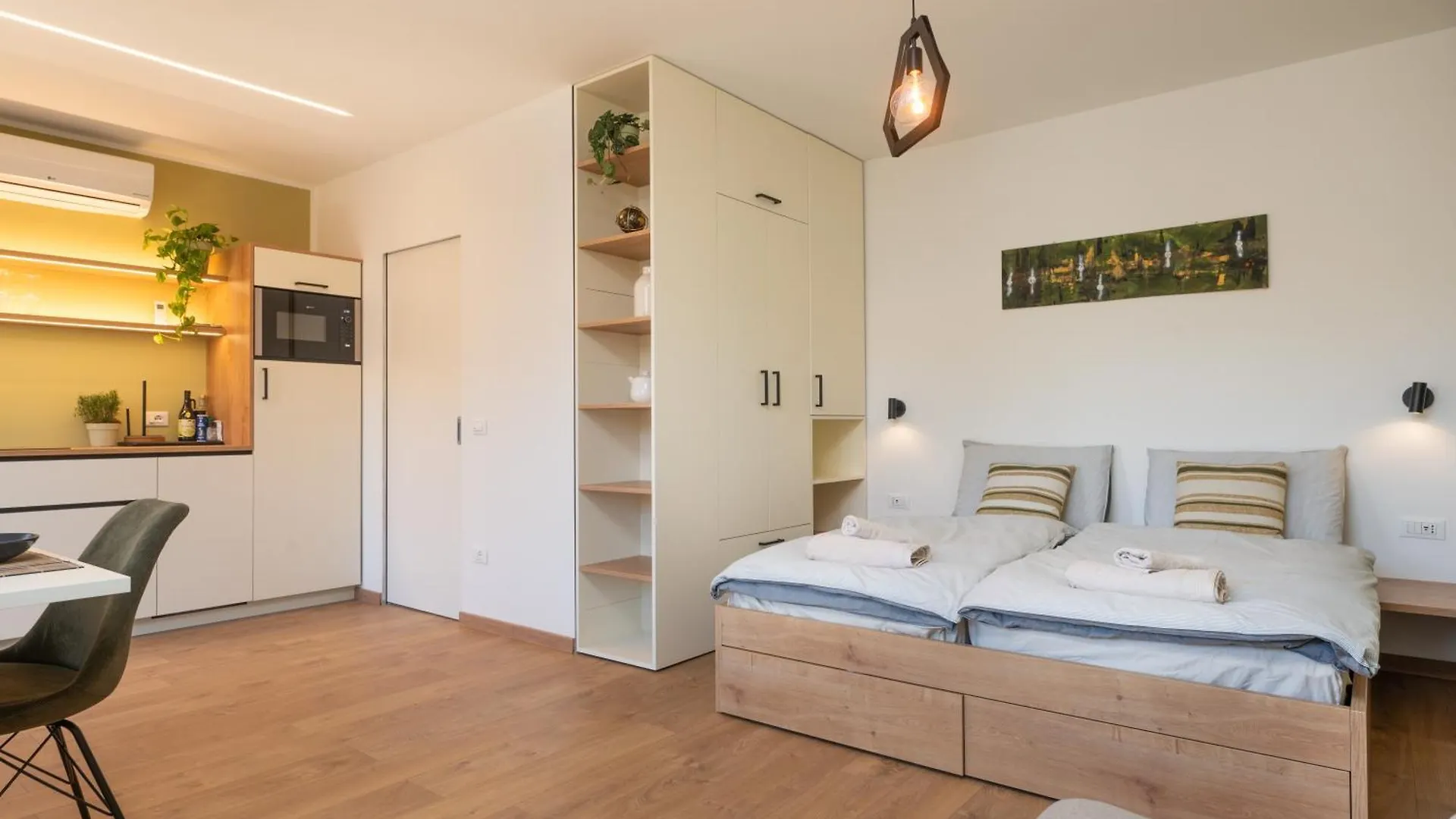 Apartment Wohnung Am Strand Mit Pool Sirmione