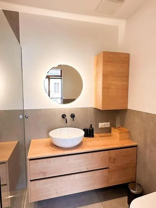 Apartment Wohnung Am Strand Mit Pool Sirmione Italy