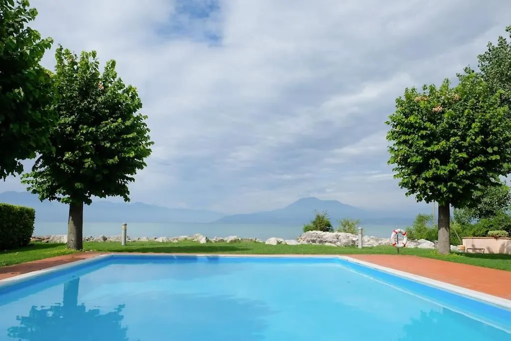 Wohnung Am Strand Mit Pool Sirmione 0*,